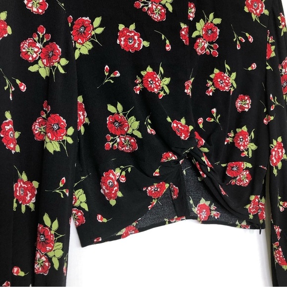 Zara cropped twist, not front long sleeved rose floral top - Picture 4 of 10
